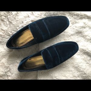Blue velvet loafers